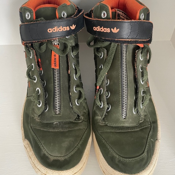 ADIDAS ORIGINALS STAR WARS SNEAKERS - Picture 2 of 11